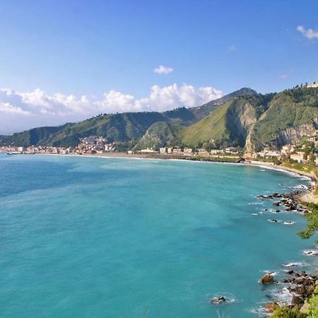 Roberto House Beach - Taormina Mare Giardini-Naxos Zewnętrze zdjęcie